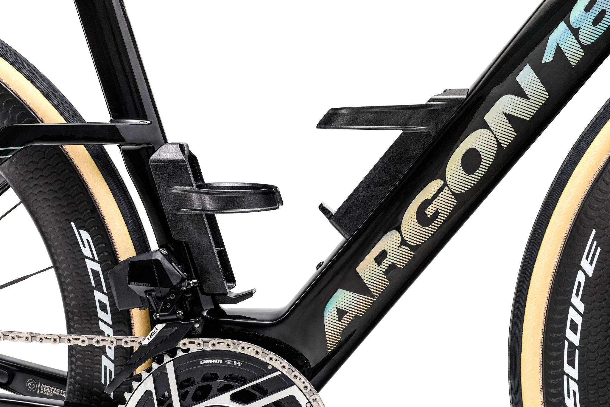 Close up of the integrated water bottle storage on the Argon 18 Nitrogen Pro
